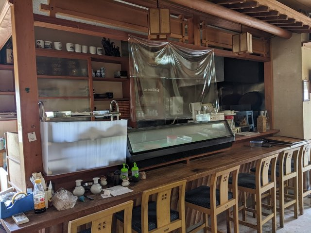 大山町上市店舗の内装