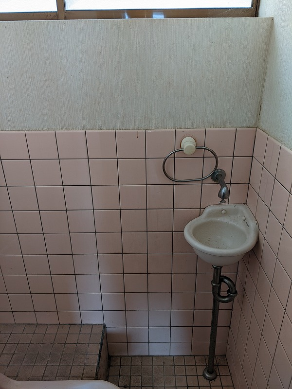 大山町上市店舗のトイレ|トイレ内手洗い