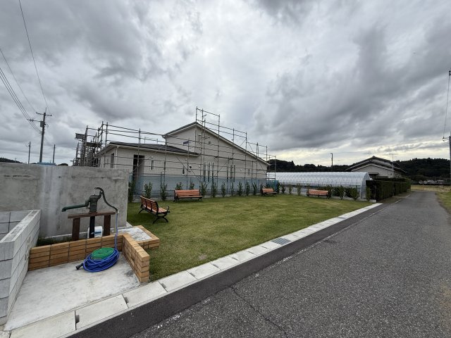 【その他】 | 一宮町東浪見 新築平屋ヴィラA棟（収益物件） | 居住者専用公園　地下水ポンプあり（住宅は上水道）