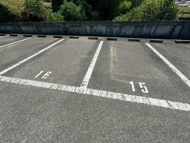 サニーハイツ御立N（借上）の駐車場