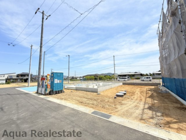 高松市林町の新築一戸建の前面道路含む現地写真|前面道路含む現地写真です
