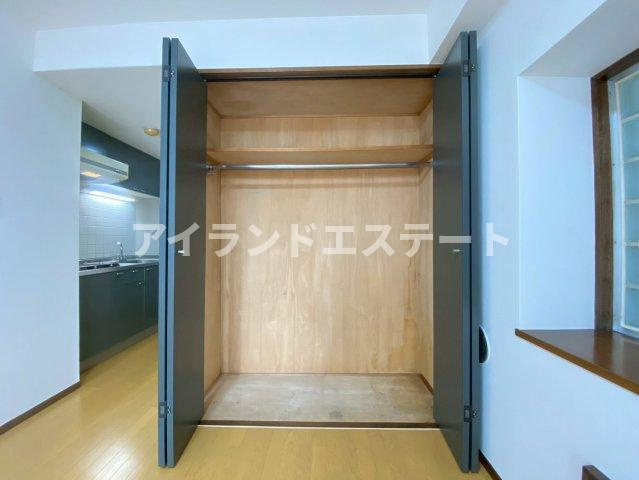 下北沢デントビル　駅近　事務所相談　角住戸の収納
