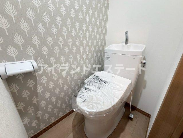 COCOL.POINT　リノベーション　1フロア2住戸　3方角住戸のトイレ