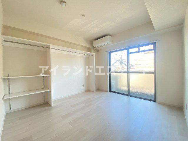 ミキハウス　オートロック　独立洗面台　角部屋の内装