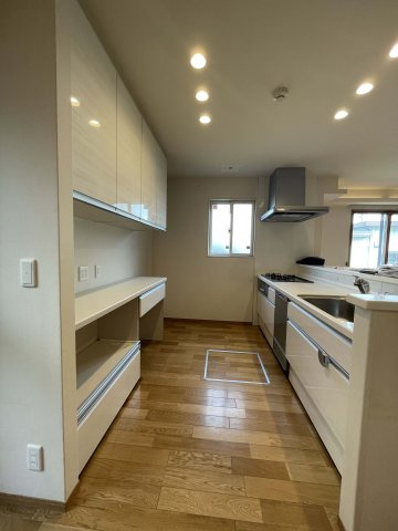 二の宮2丁目戸建てのキッチン