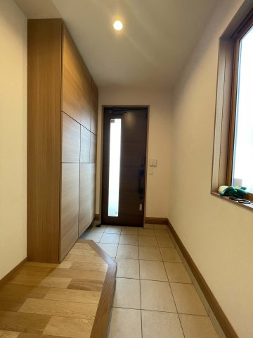 二の宮2丁目戸建ての玄関