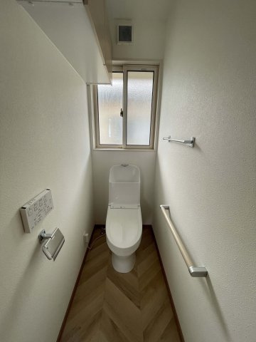 二の宮2丁目戸建てのトイレ|2階トイレ