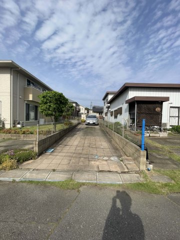 二の宮2丁目戸建ての前面道路含む現地写真