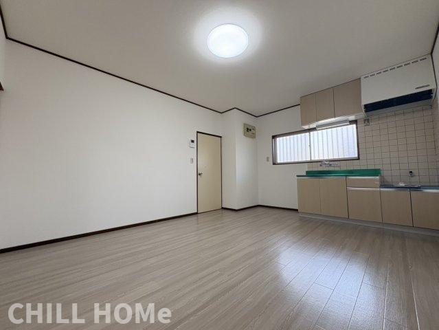 ヴィレッジ小嶋の居間・リビング|他社様掲載物件もまとめてご紹介、ご案内可能です(^^)/