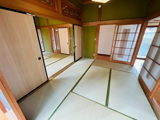 筑西市門井-9 リフォーム物件　の和室|〇和室　6帖〇
襖を開けて続き間の広いお部屋としてもご使用いただけます（＾＾）
2026年4月撮影