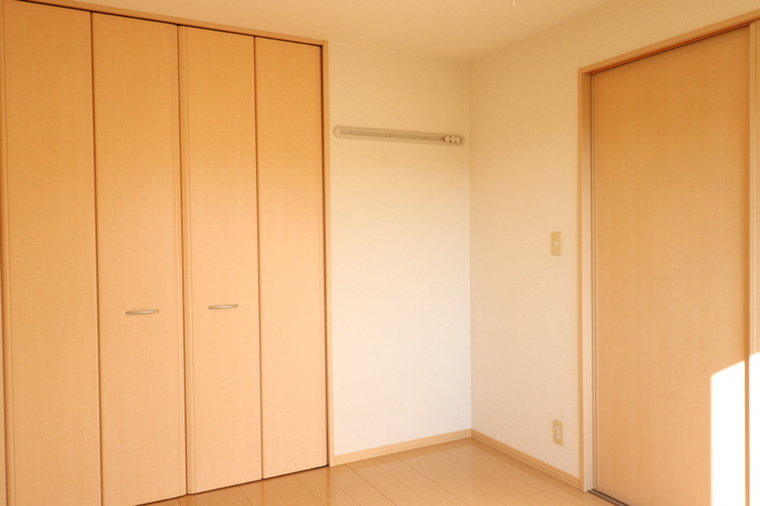 アンプルールA棟の洋室|落ち着いた色調の洋室です