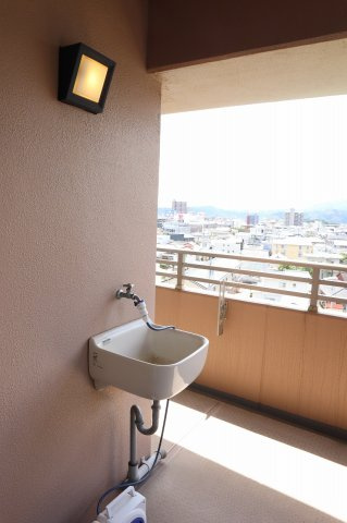 アビタシオン沖浜ラディアンスのバルコニー|便利なスロップシンク