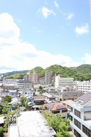 アビタシオン沖浜ラディアンスの展望|バルコニーから眉山を望む景色が広がります。