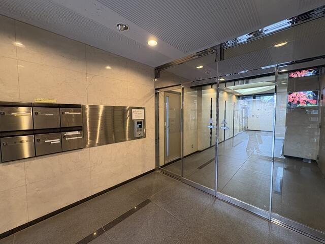 ストーク東池袋のエントランス