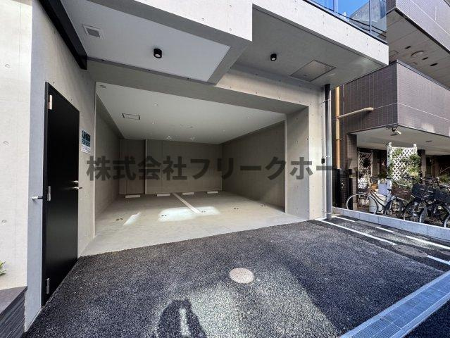 THE PALMS 三鷹の駐車場