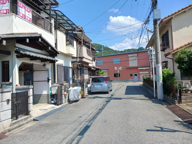 【前面道路含む現地写真】
