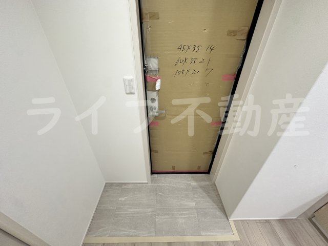 フジパレス東花園イーストの玄関