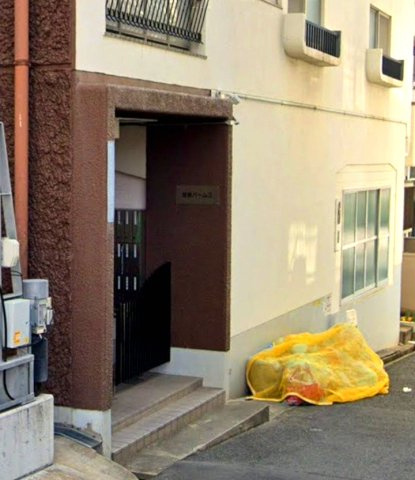 住吉パームスのエントランス|通勤にも外出にもアクセス良好。おでかけすることも増えそうですね。
