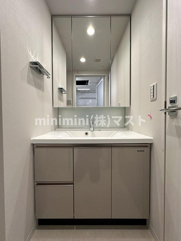 大阪市中央区常盤町２丁目の賃貸マンションの洗面所