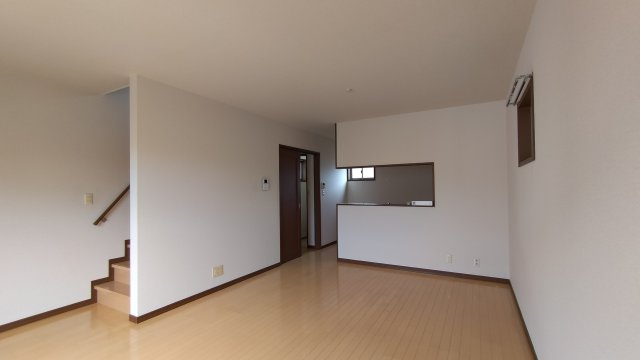 フジパレス戸建賃貸明野町の居間・リビング