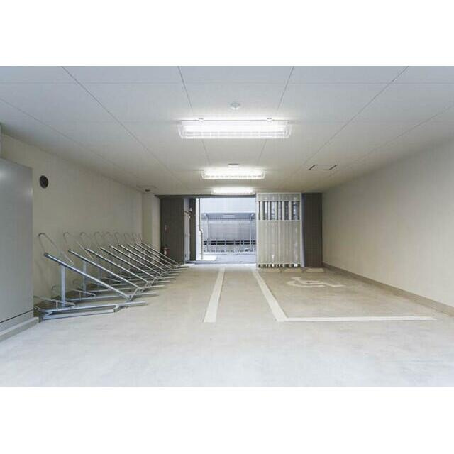 コンフォリア浅草松が谷の駐車場