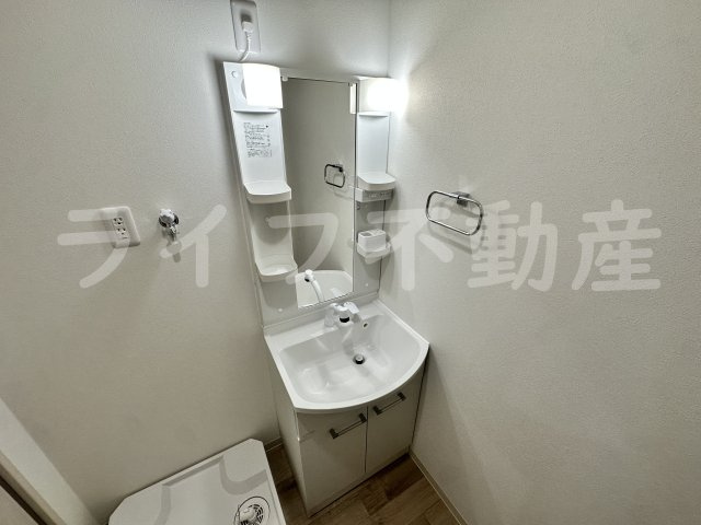 フジパレス東花園ウエストの独立洗面台
