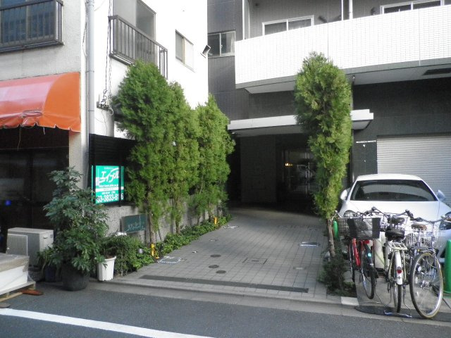 ラルジュ マノワールのエントランス