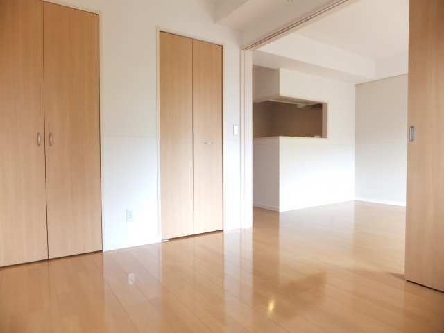 LUMIEREの洋室