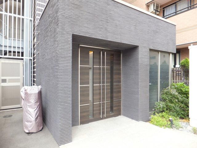 LUMIEREのエントランス