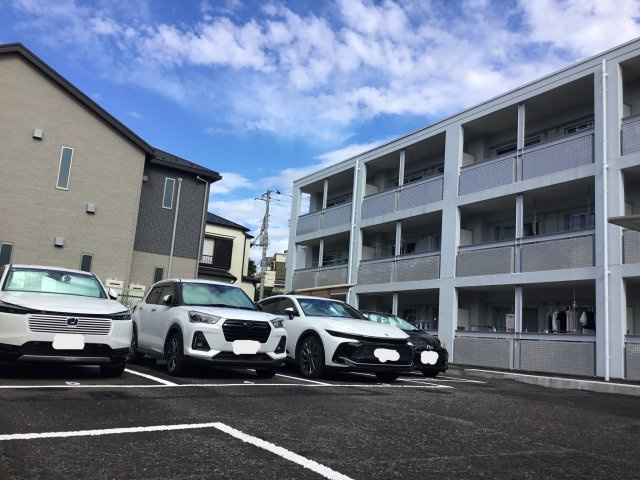 テルージュ菊名Ⅱの駐車場