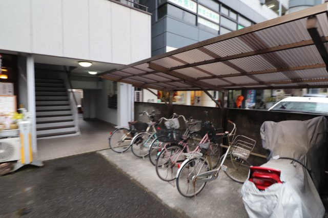 奥野マンションの駐車場