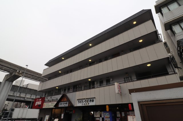 奥野マンションのエントランス