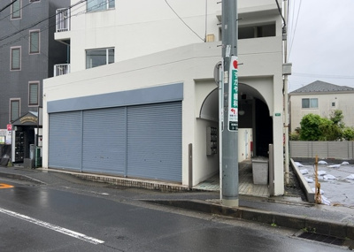 【外観】 | シードオン２１ | 道幅が広い場所は日当たりや風通が良好です。幅が広いのですれ違いも可能ですし大きな車でも駐車可能！一方で、大型車が通ることも多くなるため交通量の増加により騒音に繋がります。また土地の値段が高くなります。