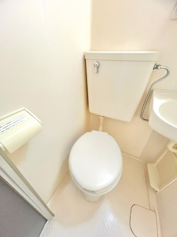 カルミアハウスのトイレ|他号室の写真の為異なる場合は、現況優先とします。