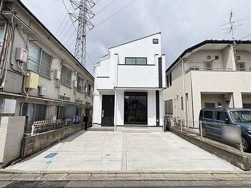 【MIRASUMO】小平市花小金井南町329①の外観|□工事中の現地を撮影。建物には養生シートが掛かっています。建物内覧はまだ出来ませんが、同一売主の近隣の完成実例をご案内致します□建物完成予定は、７月上旬です□