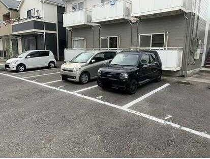 Ｓｕｒｐｌｕｓ　Ｏｎｅファンタジーの駐車場