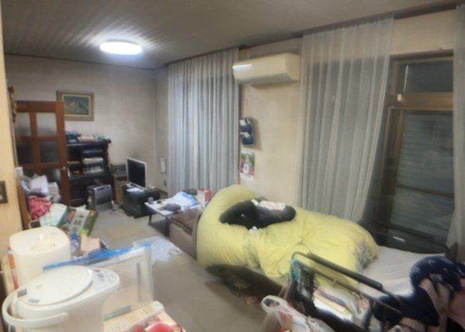 【居間・リビング】 | 直線タイプはLとDKを一直線に並べた形で対面キッチンのタイプです。一般的なのでよく見かけるかもしれません。直線タイプに似た直接アイランドタイプは、キッチンとダイニングの間に壁がない分広く感じられます。