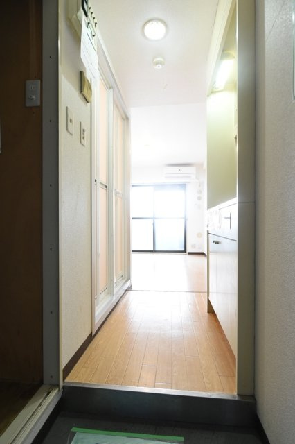 スカイコート下高井戸の玄関|明るい玄関です