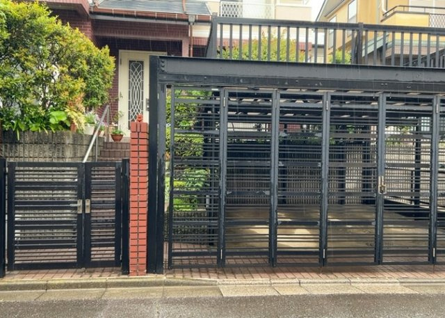 【防犯設備】 | 当然のことではありますが、オートロックやセンサーライト、ホームセキュリティーなどの防犯設備があれば、小さいお子様がいるご家庭も安心ですよね！まず物件購入の際は、防犯設備もチェックするようにしましょう。