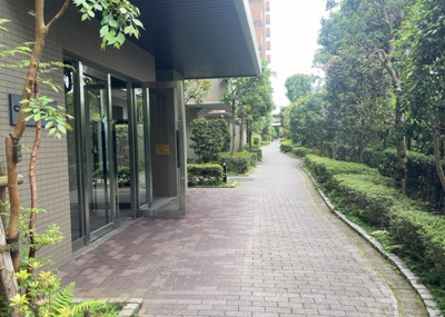 【内装】 | タウンズ八王子センタークレスト | 共用部分は、一棟の建物に住む区分所有者全員が共同で所有するとし、共用部分の管理、補修などは、区分所有者で形成される管理組合が行います。個人の判断で勝手に変更することはできませんので覚えておきましょう。