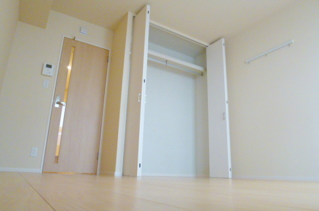 モン・ピエールの寝室|★キレイなフローリングのお部屋です★
