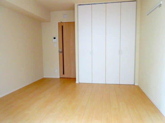 モン・ピエールの居間・リビング|★キレイなフローリングのお部屋★