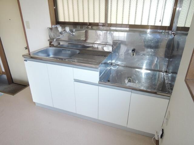 川崎市多摩区菅馬場１丁目のアパートのキッチン