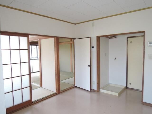 川崎市多摩区菅馬場１丁目のアパートの居間・リビング