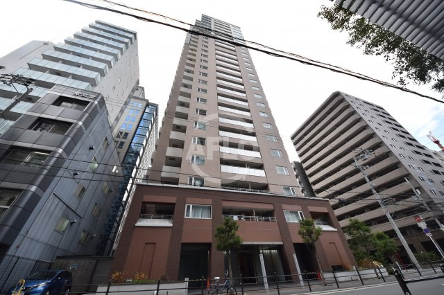 クロスレジデンス大阪新町　堀江小学校区の外観|クロスレジデンス大阪新町　25階建てのタワーマンション