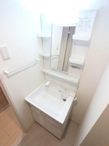 メゾンドコンフォート宮本Bの独立洗面台