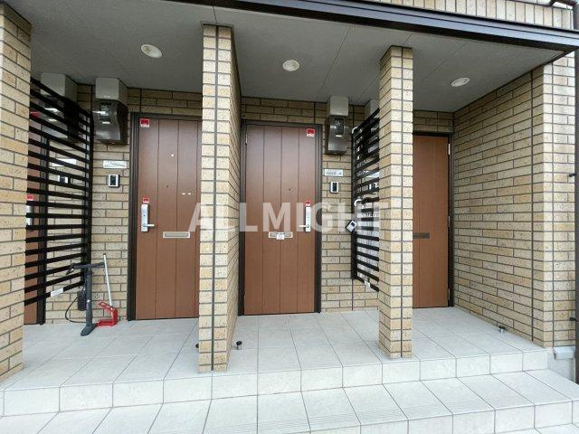 川崎市麻生区下麻生１丁目のアパートの玄関|★お部屋探しはオールマイト不動産までご相談下さい♪