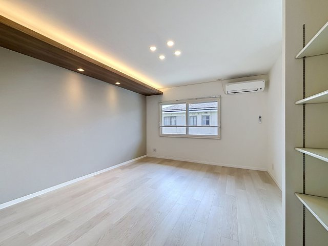 [WiFi] ギャップ萌えしますの居間・リビング|間接照明がお洒落なリビング！！