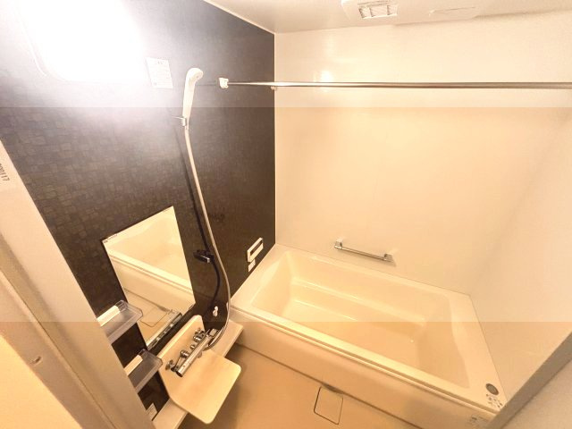 D-room高羽の浴室