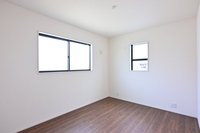 【洋室】 | 大泉第16寄木戸　一建設 | 2面採光の明るい洋室は子供部屋にもピッタリです♪